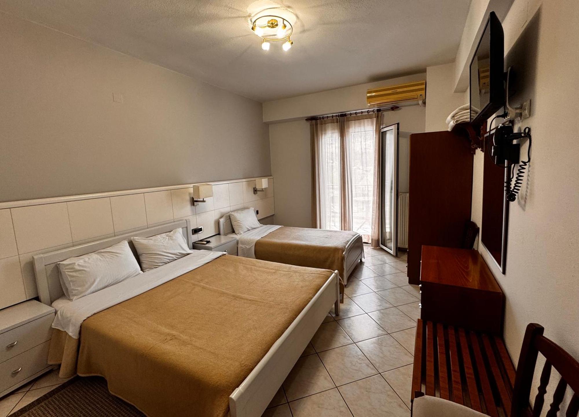 Paradosi Rooms Igoumenitsa Ngoại thất bức ảnh
