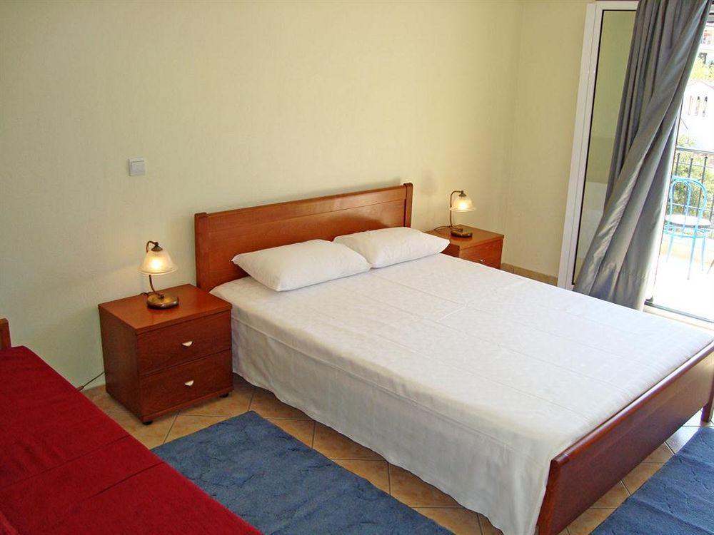 Paradosi Rooms Igoumenitsa Ngoại thất bức ảnh