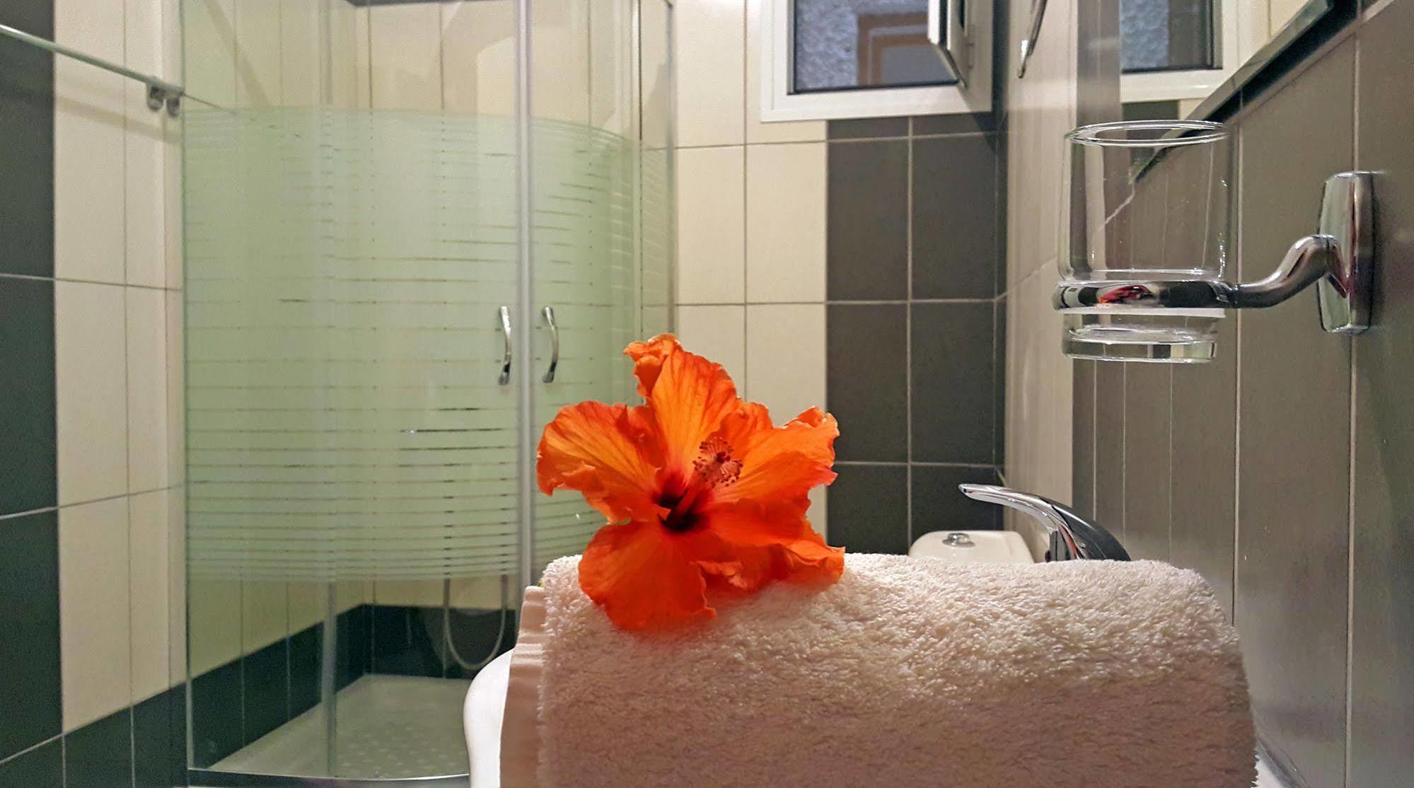 Paradosi Rooms Igoumenitsa Ngoại thất bức ảnh