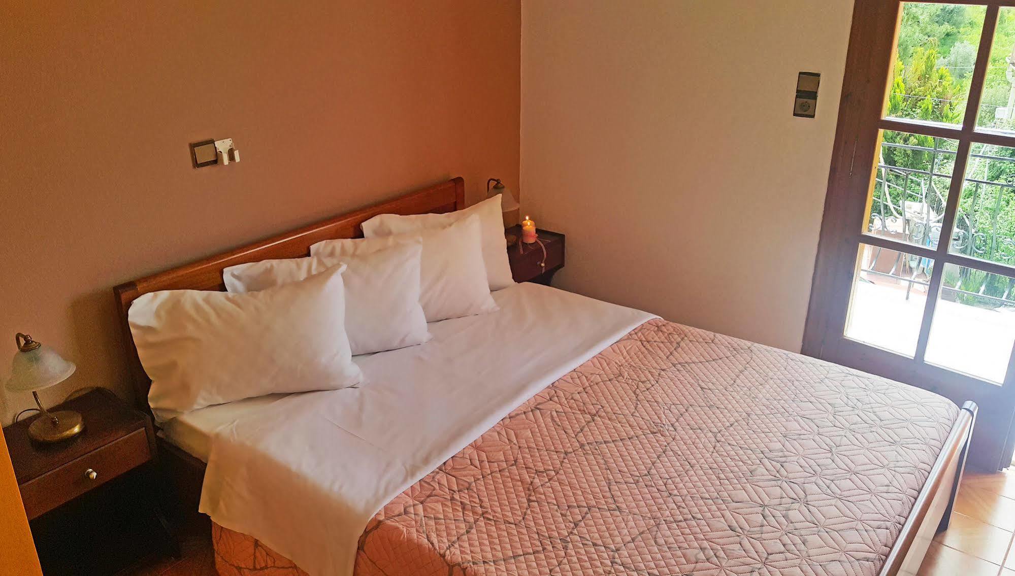 Paradosi Rooms Igoumenitsa Ngoại thất bức ảnh