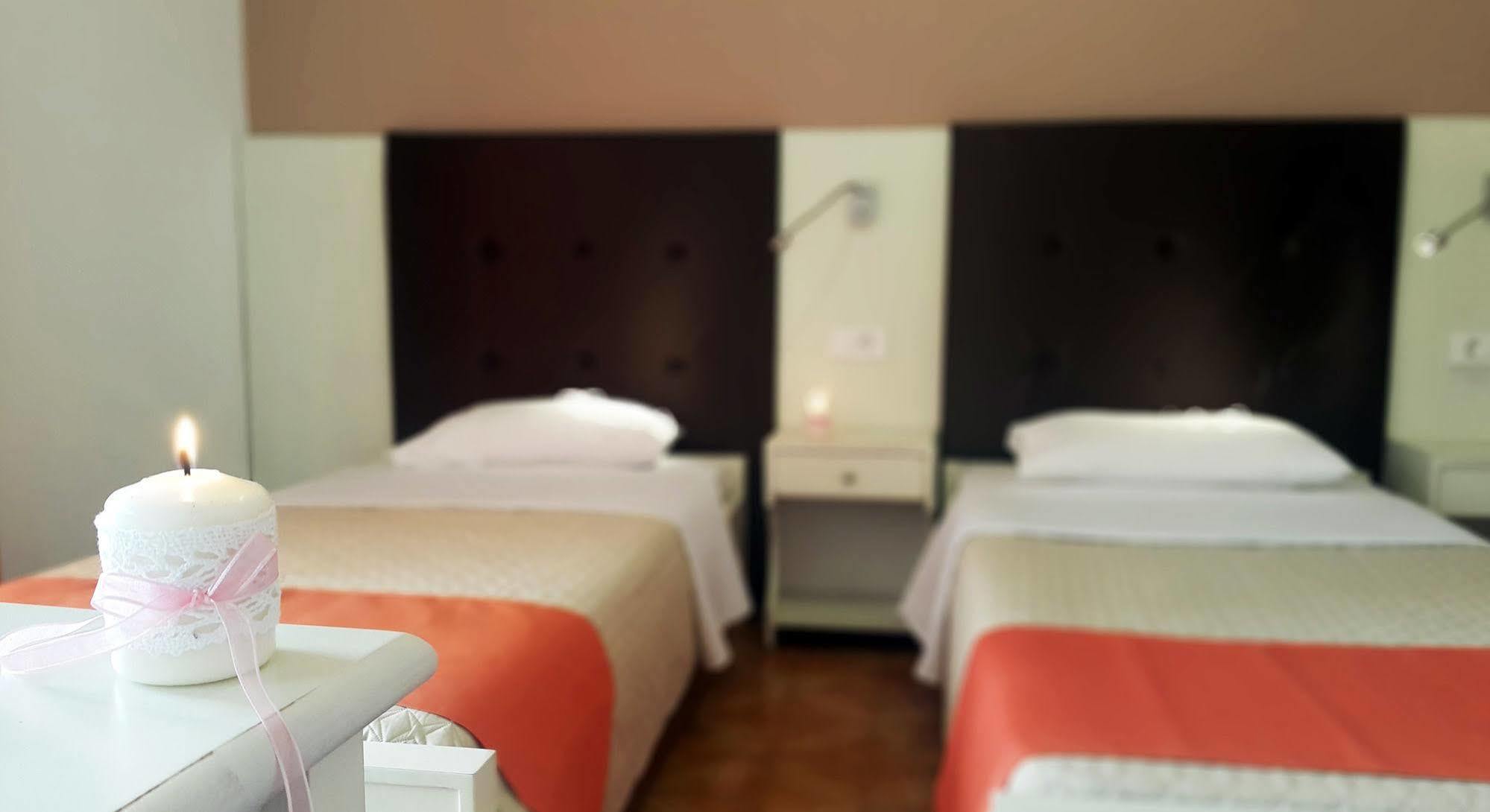 Paradosi Rooms Igoumenitsa Ngoại thất bức ảnh