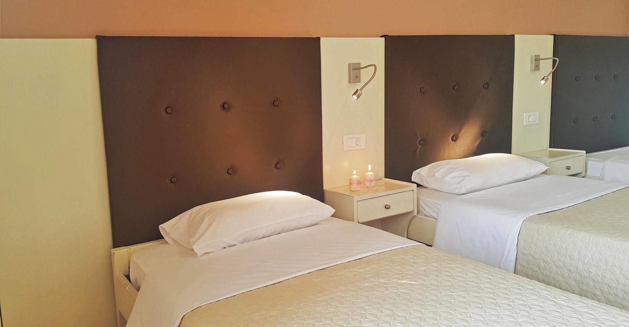 Paradosi Rooms Igoumenitsa Ngoại thất bức ảnh